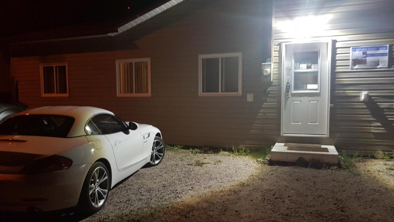 Preferred Rooms By Crestview Guest House Chapleau Exterior photo